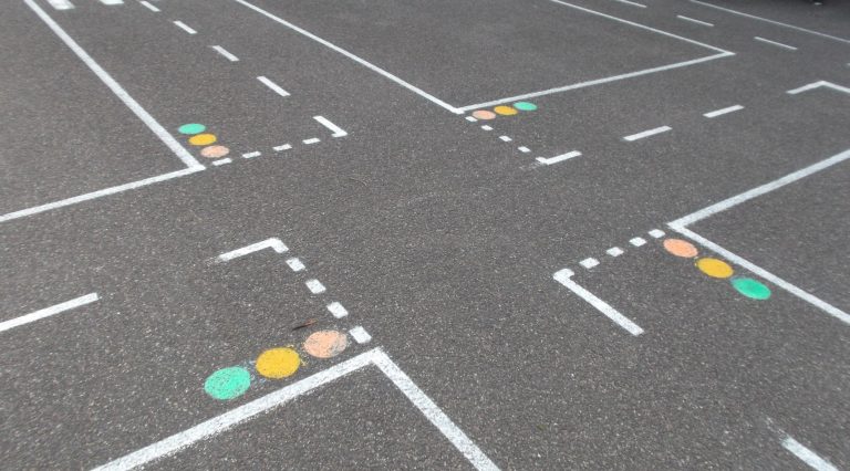 Marquage au sol et signalétique